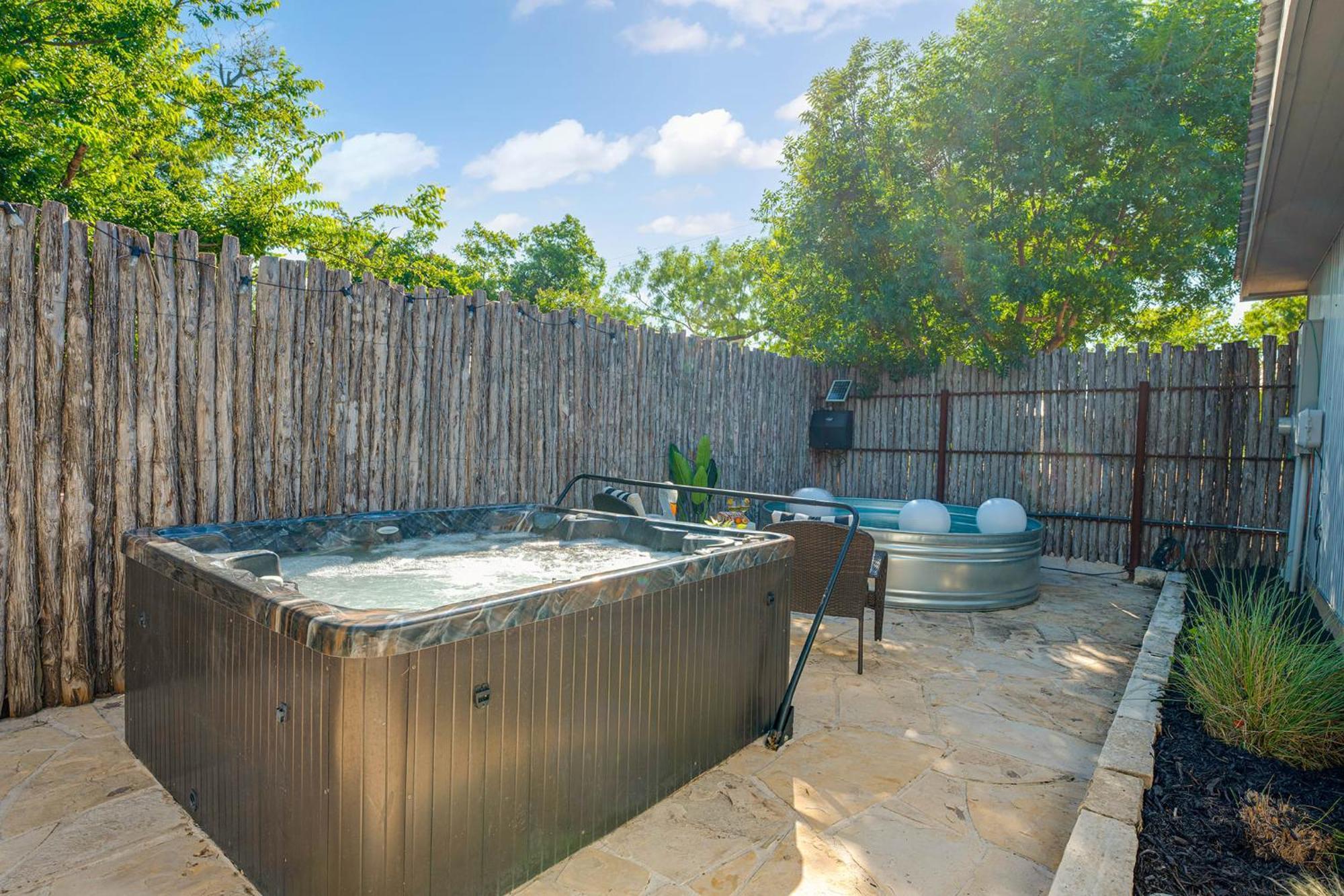 Claret House Full Kitchen And Private Hot Tub Villa Fredericksburg Exterior photo